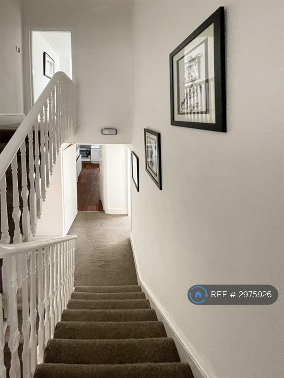 Flat St. Swithun's Road in Greater London