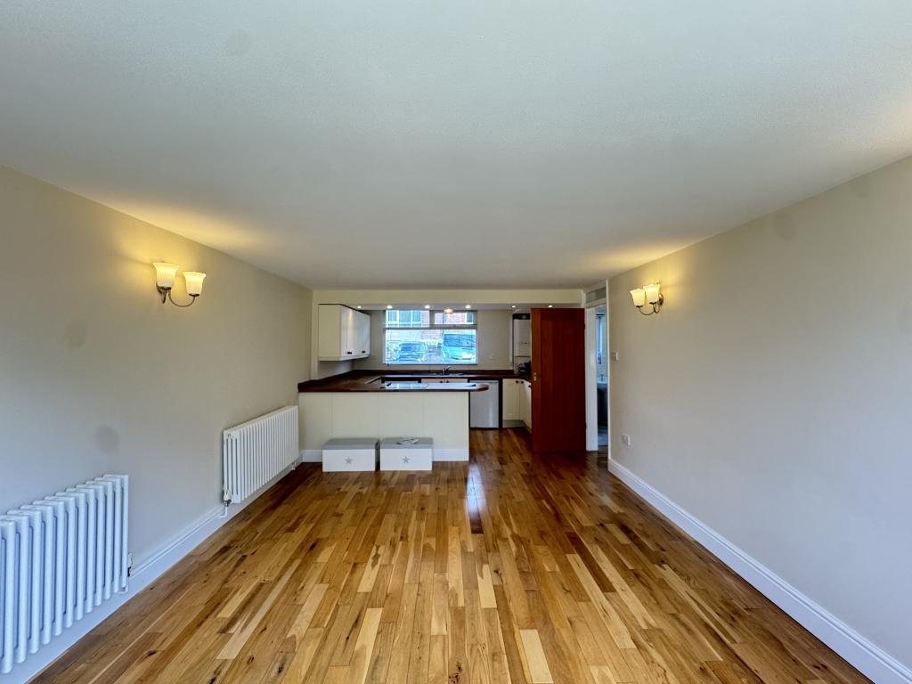 Flat Lordswood Square in Birmingham