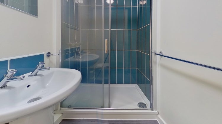 Flat Avalon Court in Nottingham
