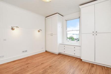 Flat Royal Crescent in Greater London