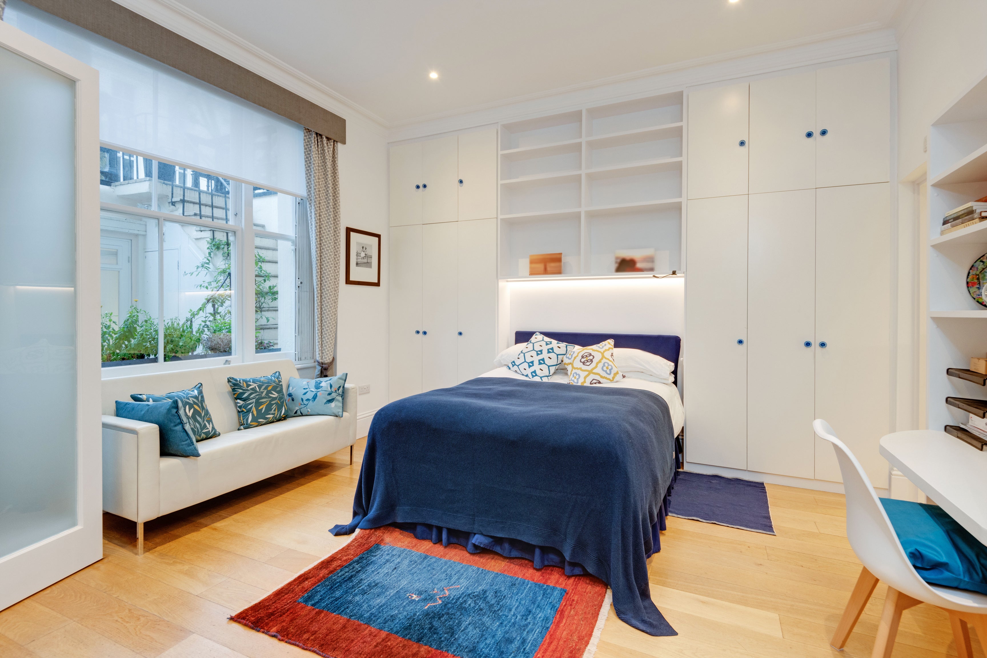 Flat Clifton Gardens in City of Westminster