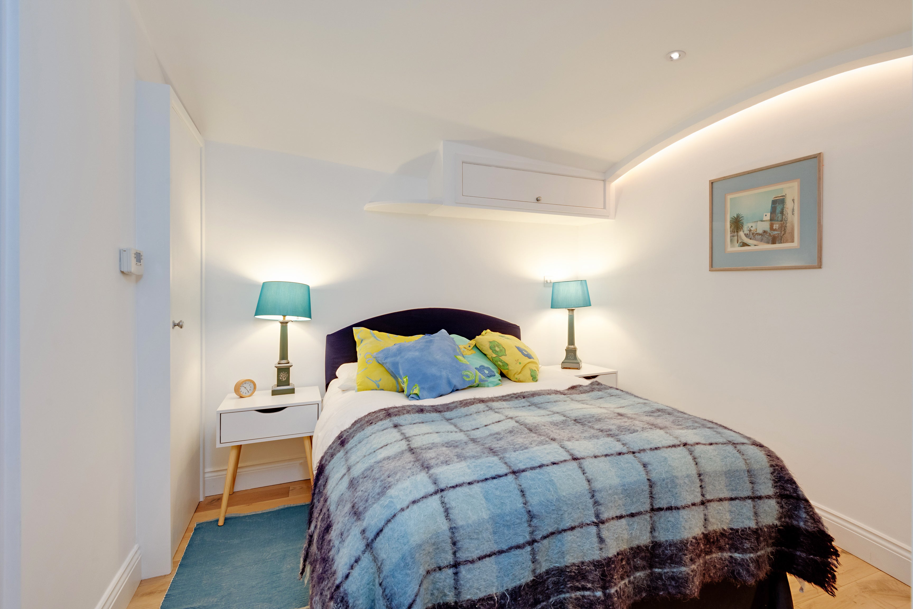 Flat Clifton Gardens in City of Westminster