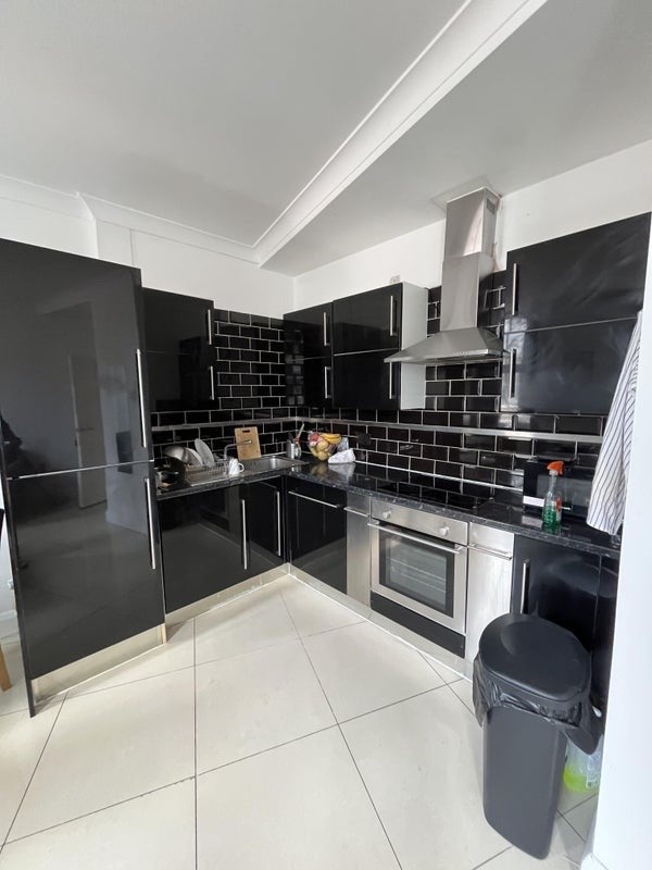 Room Commercial Street in Greater London
