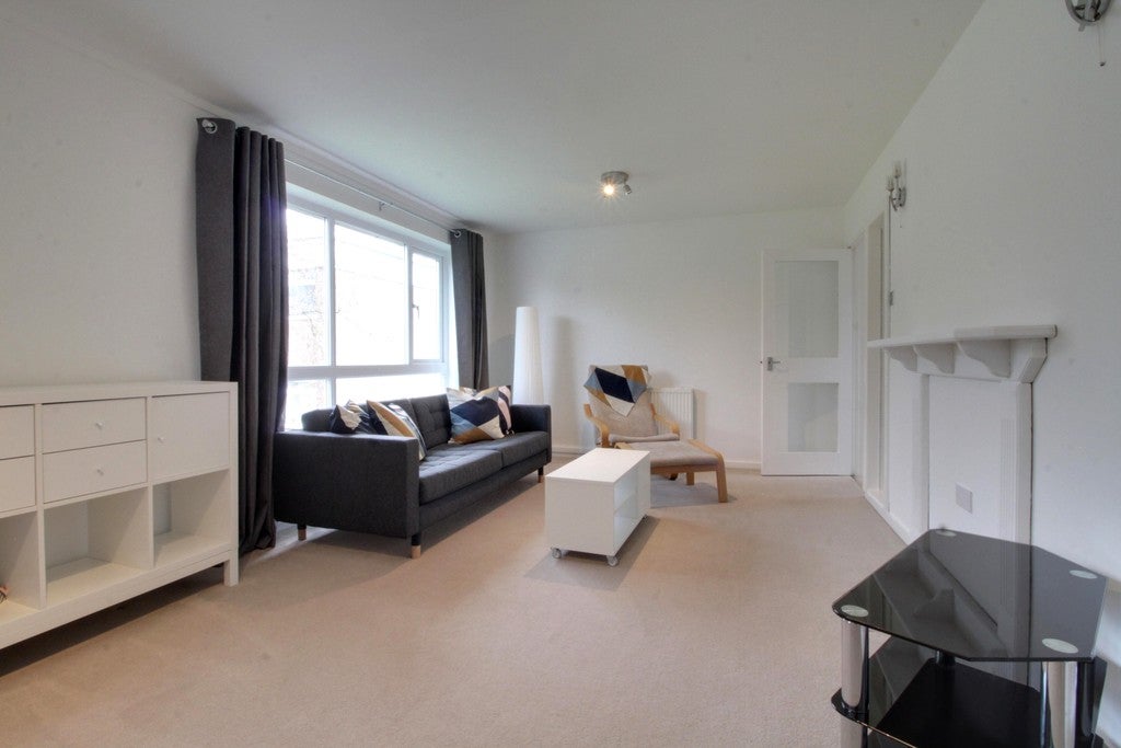 Flat Berrow Drive in Birmingham