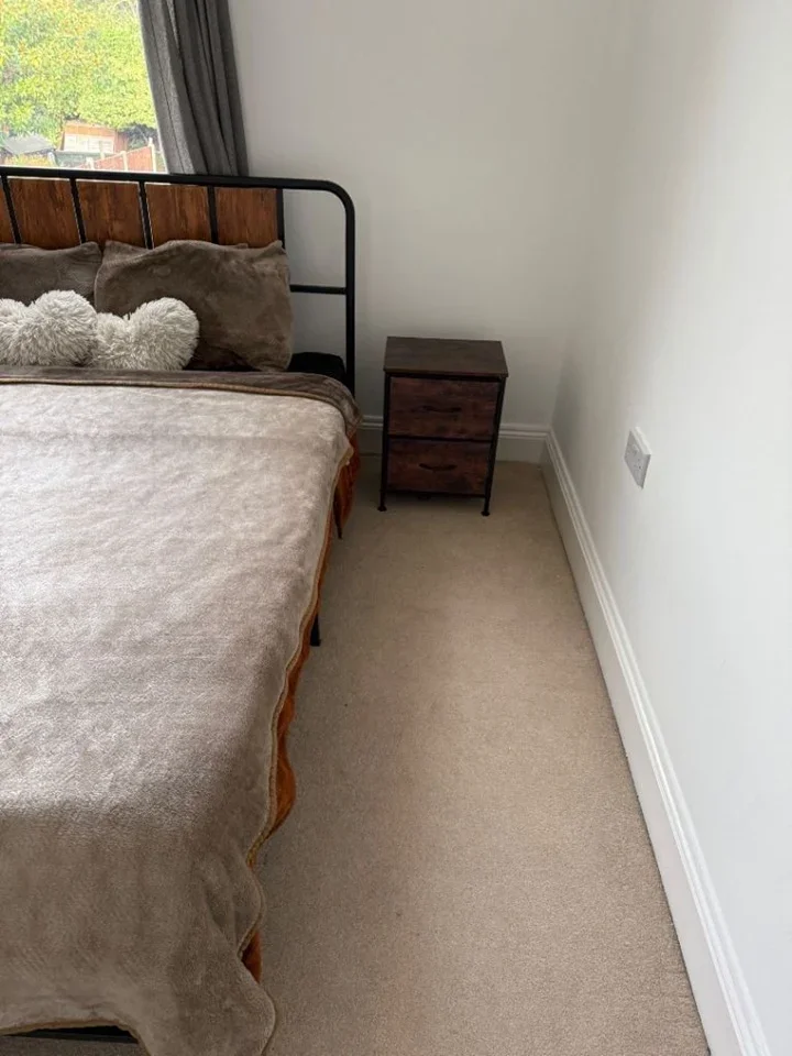 Room Stroud Road in Greater London