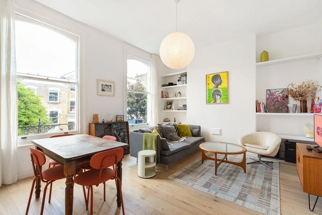 Flat Pyrland Road in Greater London