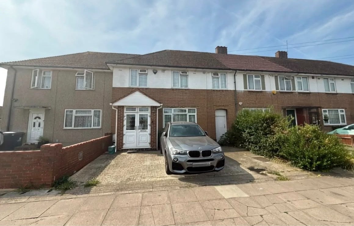 House Waterside Close in Greater London