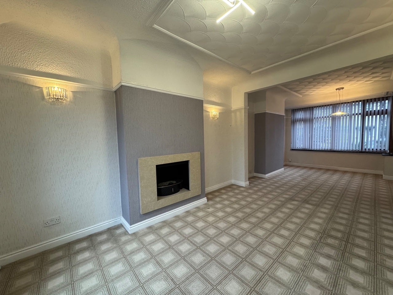 House Beechburn Crescent in Huyton