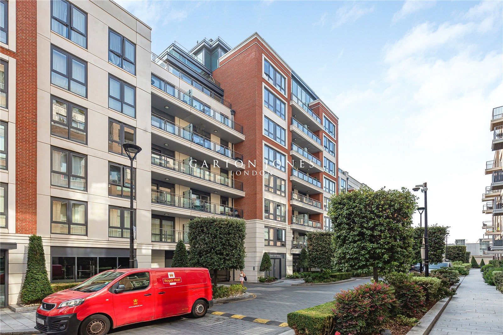 Flat Park Street in Greater London