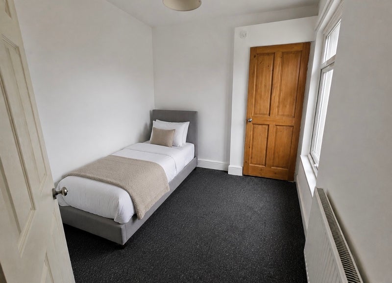 Room Thurston Road in Pontypridd