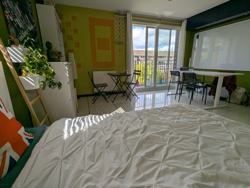Room Roseberry Street in Greater London