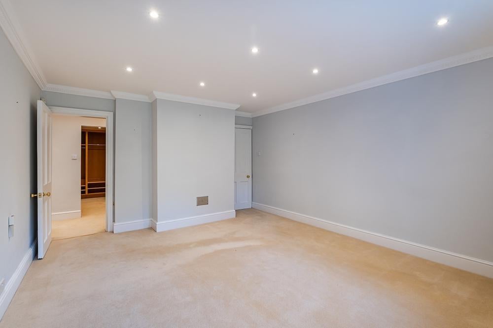 Flat Randolph Crescent in City of Westminster