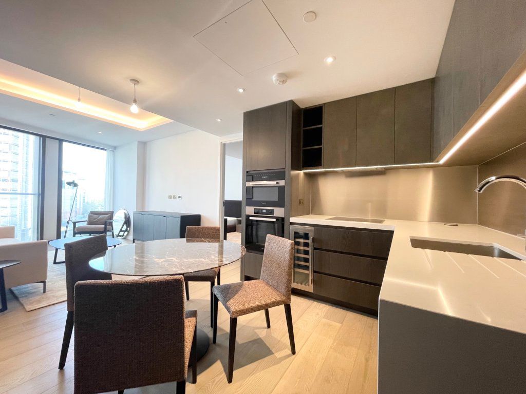 Flat Carnation Way in Greater London