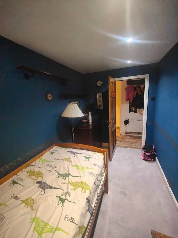 Room Whitefields Road in Broxbourne