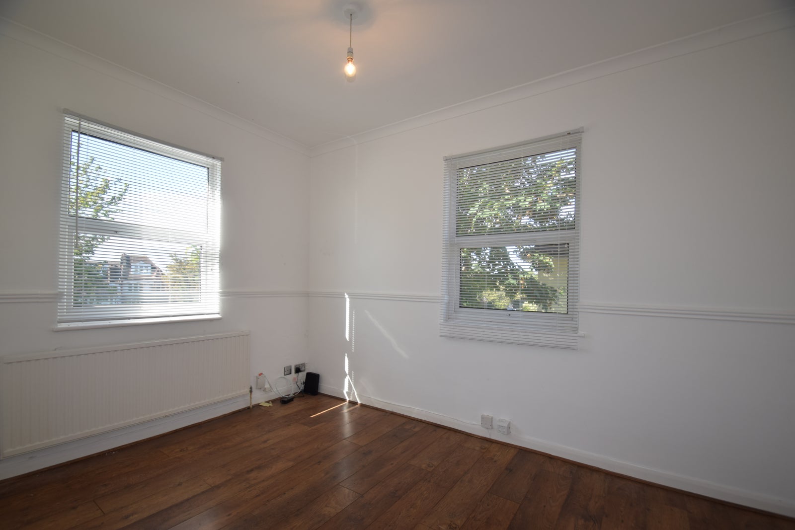 Flat Cossington Road in Southend-on-Sea