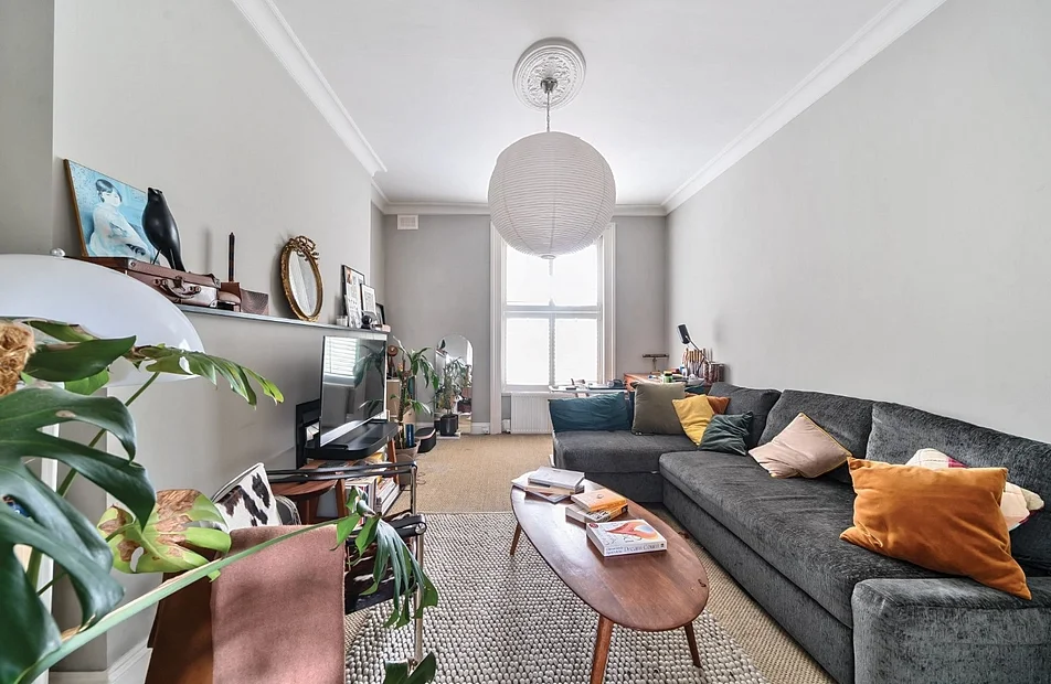 Flat Elsham Road in Greater London
