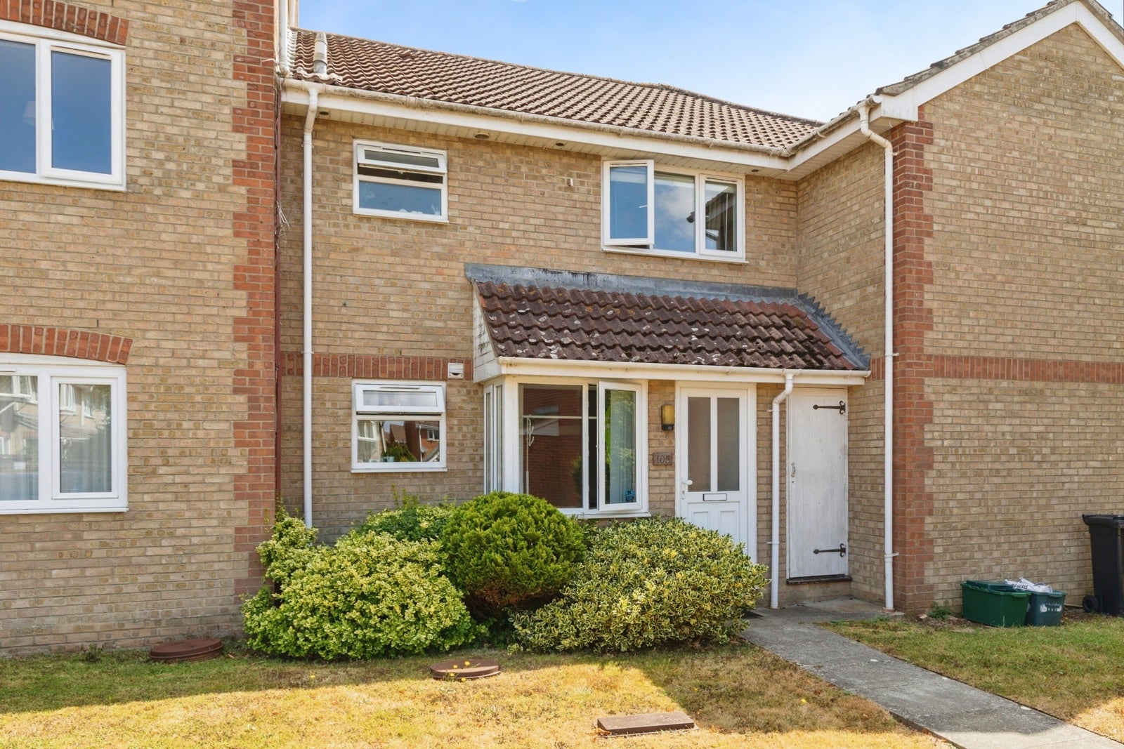 House Great Meadow Road in Bradley Stoke