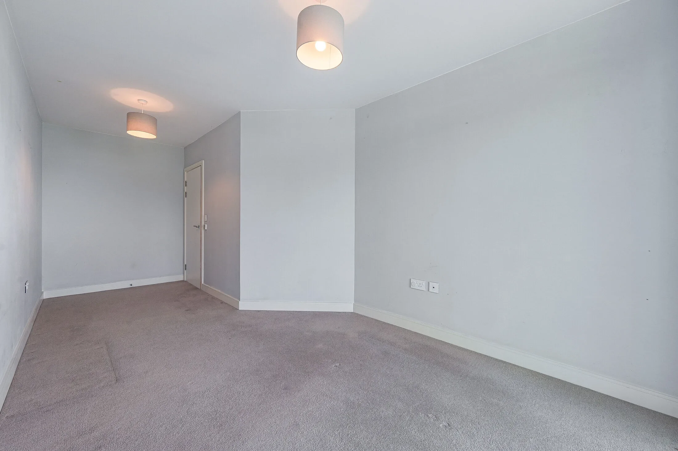 Flat Cable Walk in Greater London