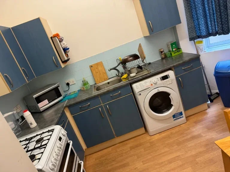 Room Rutland Park in Greater London
