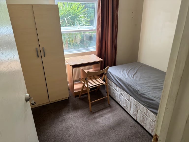 Room Rutland Park in Greater London