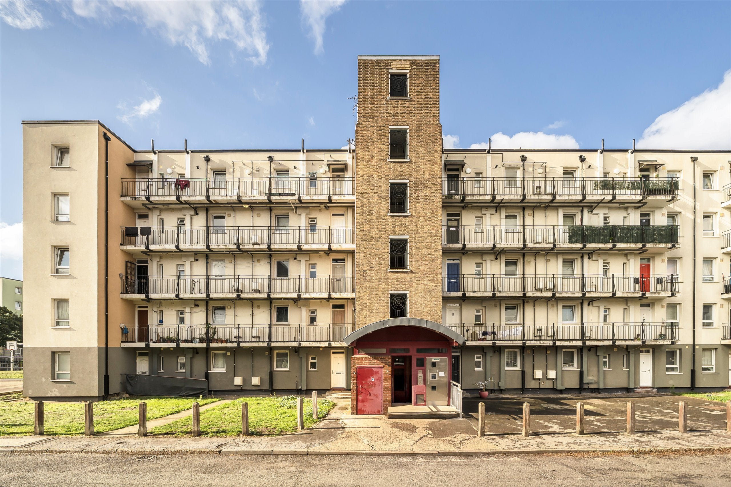 Flat Rectory Field Crescent in Greater London