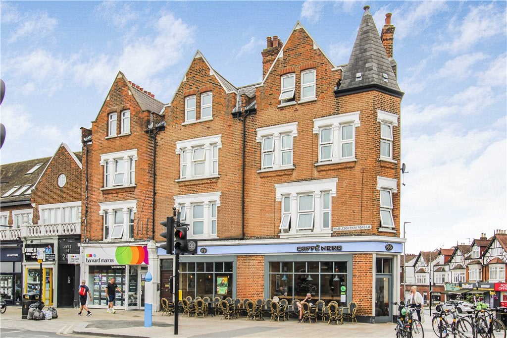 Flat Wimbledon Park Road in Greater London