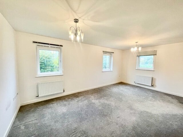 Flat Phoenix Way in Bristol