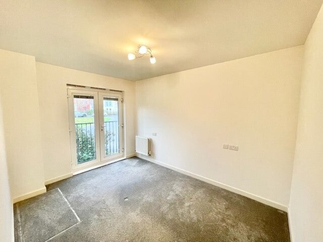 Flat Phoenix Way in Bristol