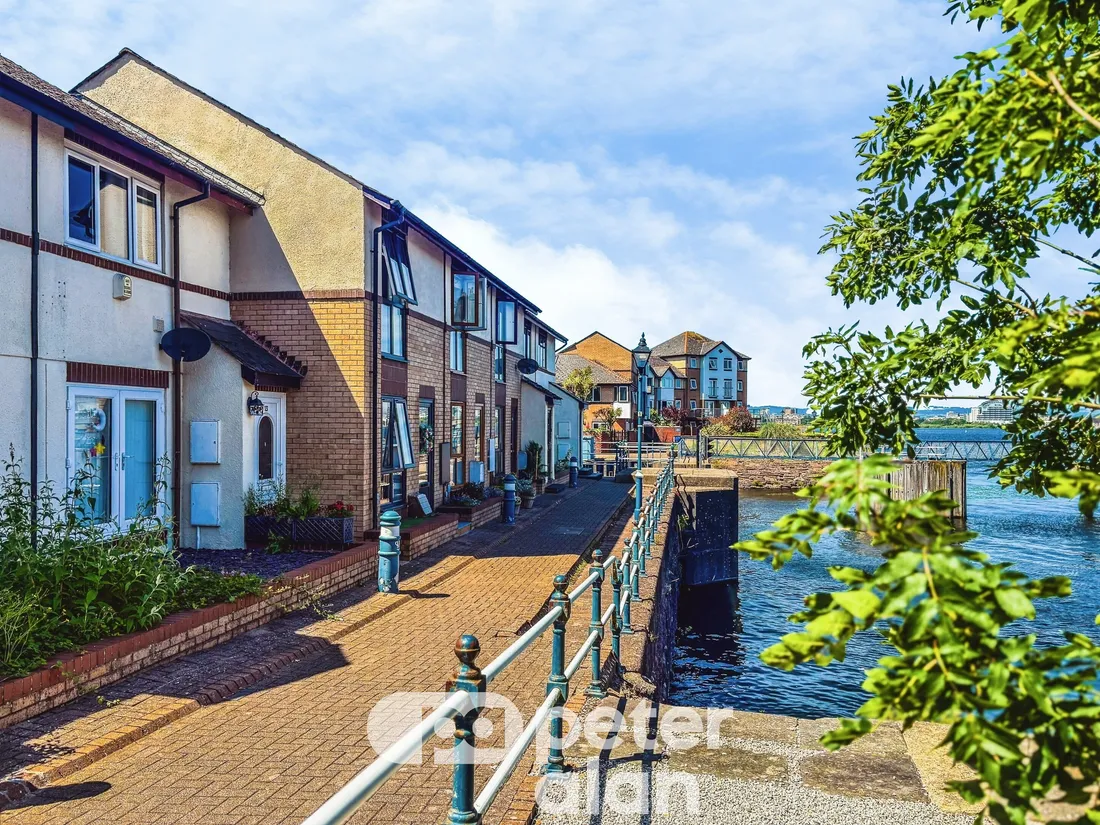 House Custom House Place in Penarth