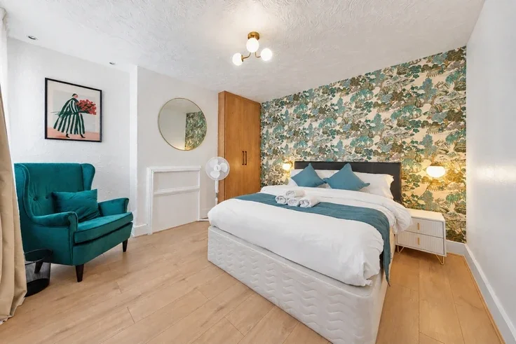 Flat Grosvenor Road in Rushmoor