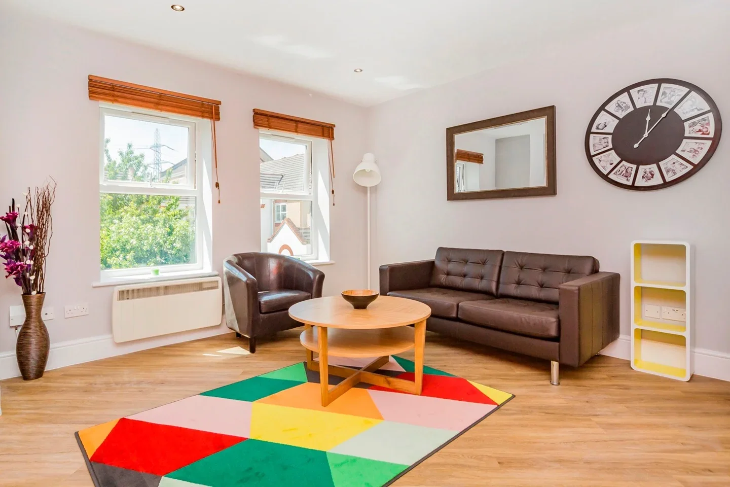 Flat Aaron Hill Road in Greater London