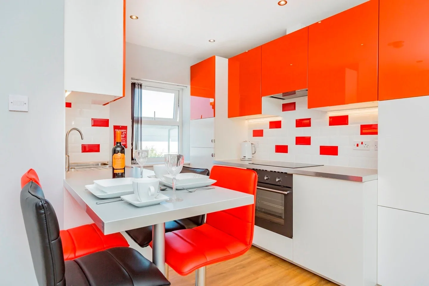 Flat Aaron Hill Road in Greater London