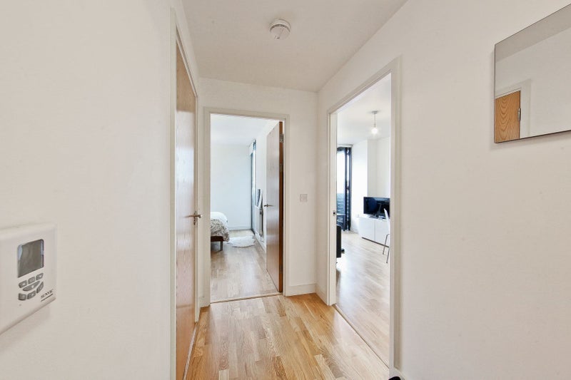 Flat Amelia Street in Greater London