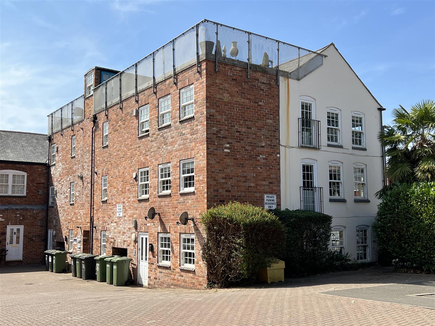 Flat Mallard Close in Earls Barton
