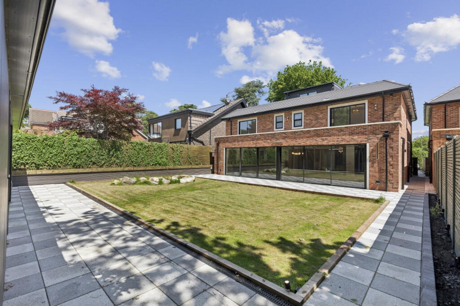 House Pipers Green Lane in Greater London