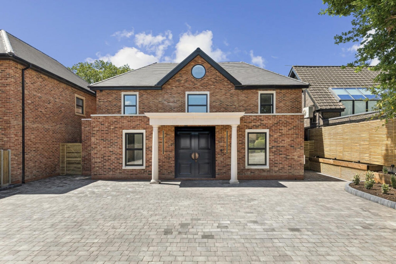 House Pipers Green Lane in Greater London