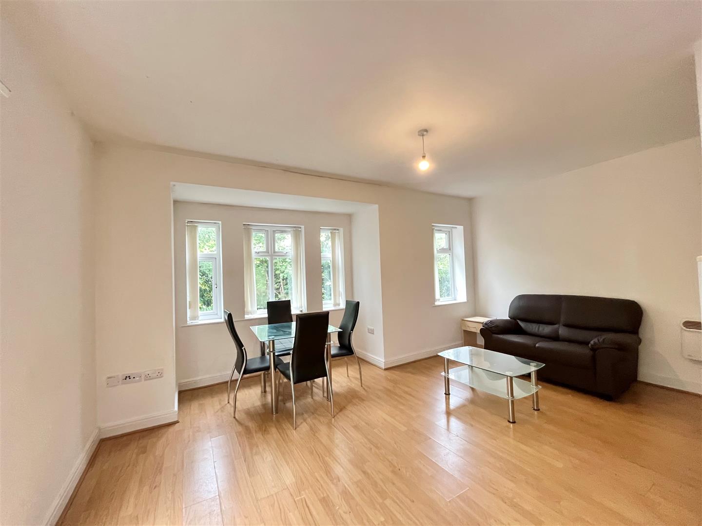 Flat Fairhope Avenue in Salford