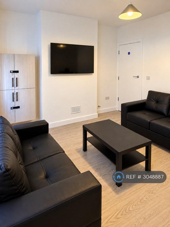 Room Isandula Road in Nottingham
