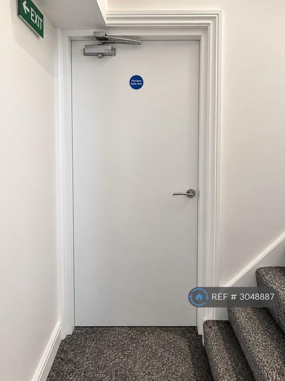 Room Isandula Road in Nottingham