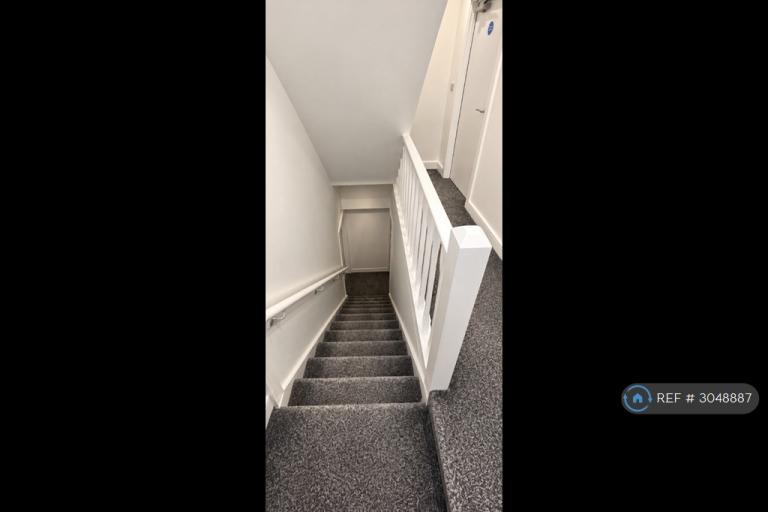 Room Isandula Road in Nottingham