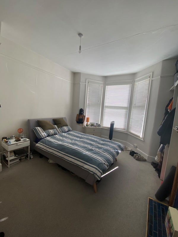 Room Avignon Road in Greater London