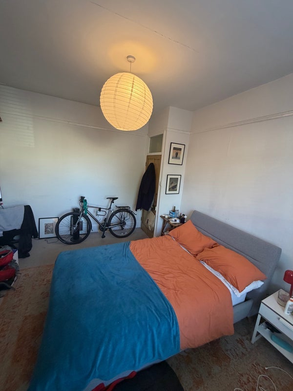 Room Avignon Road in Greater London