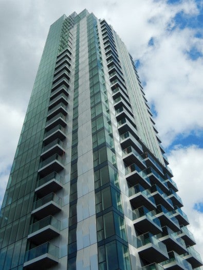 Flat Springpark Drive in Greater London