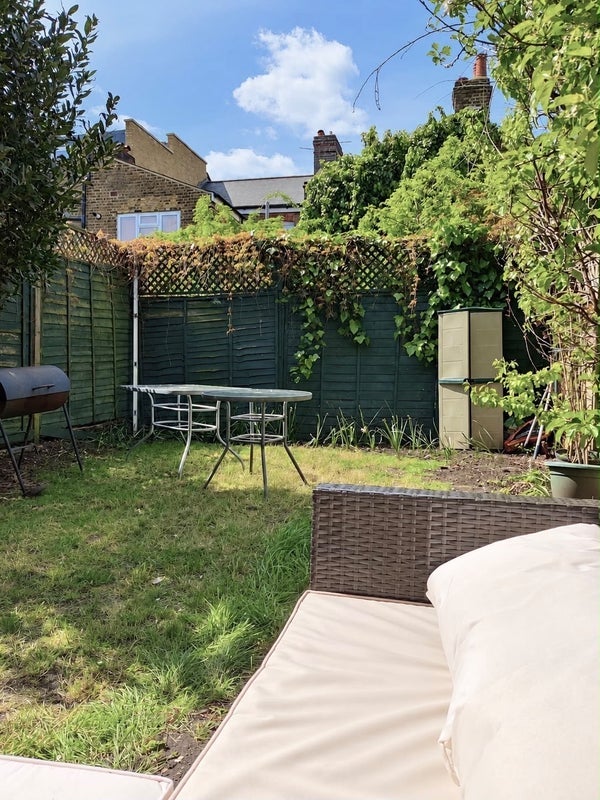 Room Petley Road in Greater London