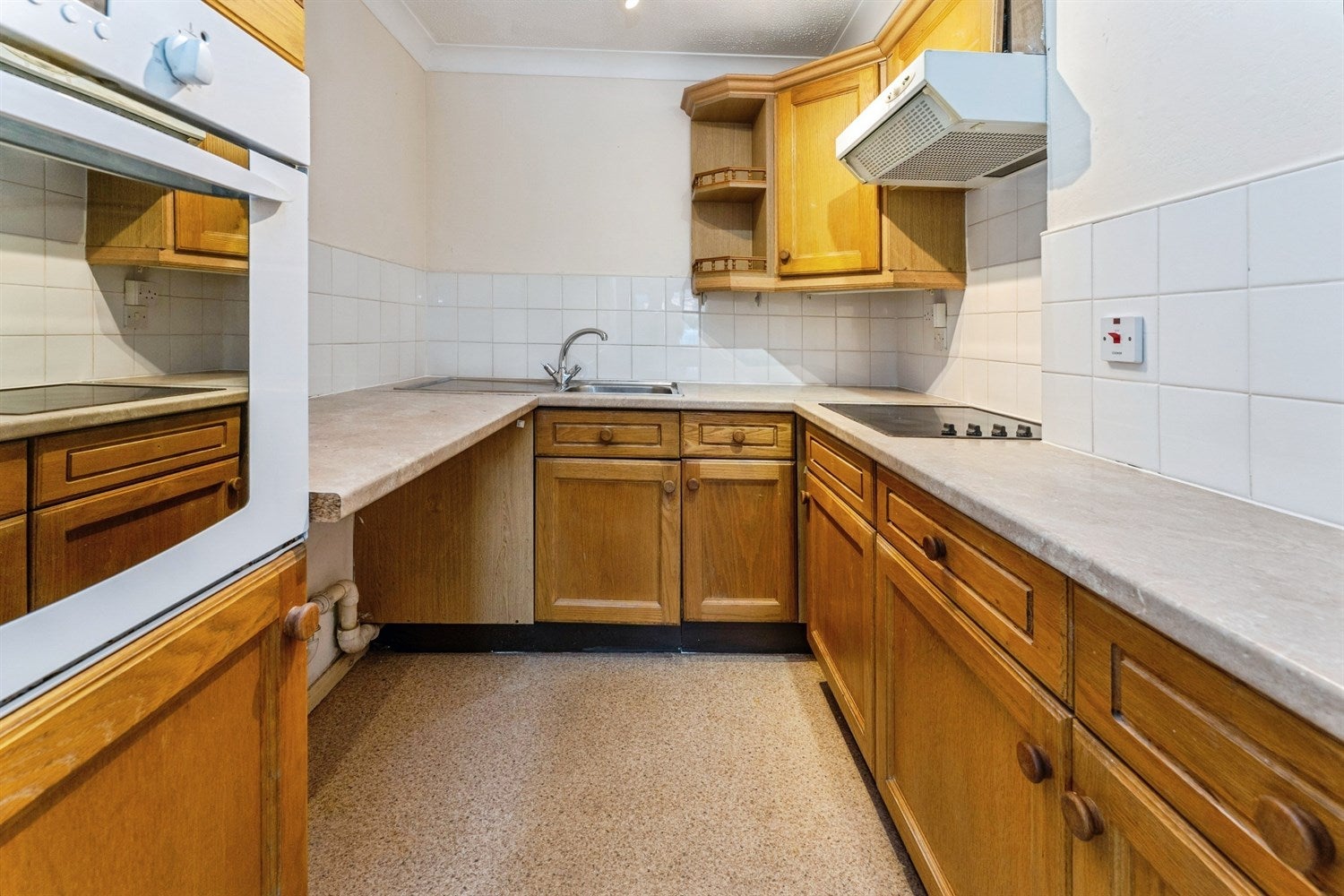 Flat Sutton Crescent in Greater London