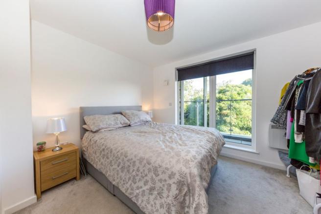 Flat Guildford Road in Woking