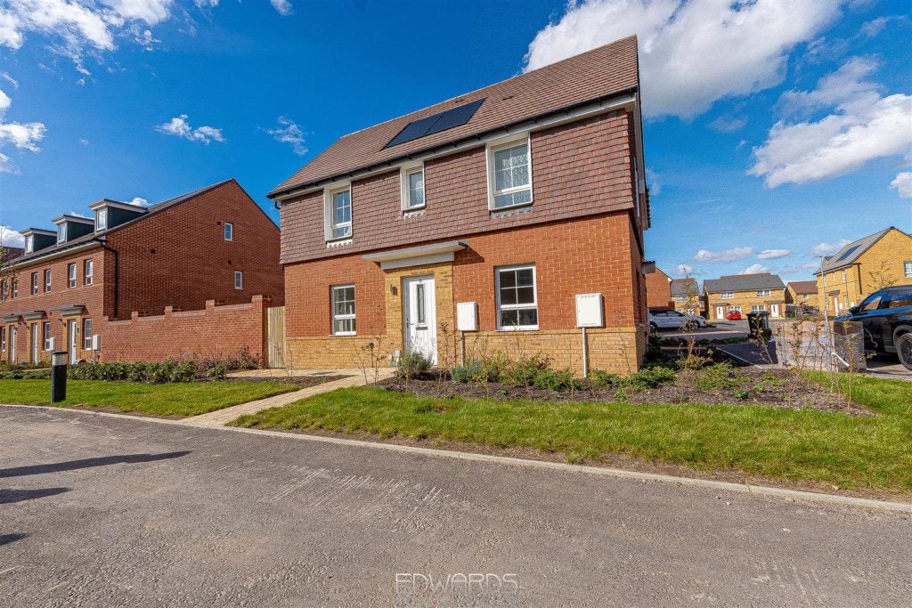 Flat Leigh Road in Wimborne Minster