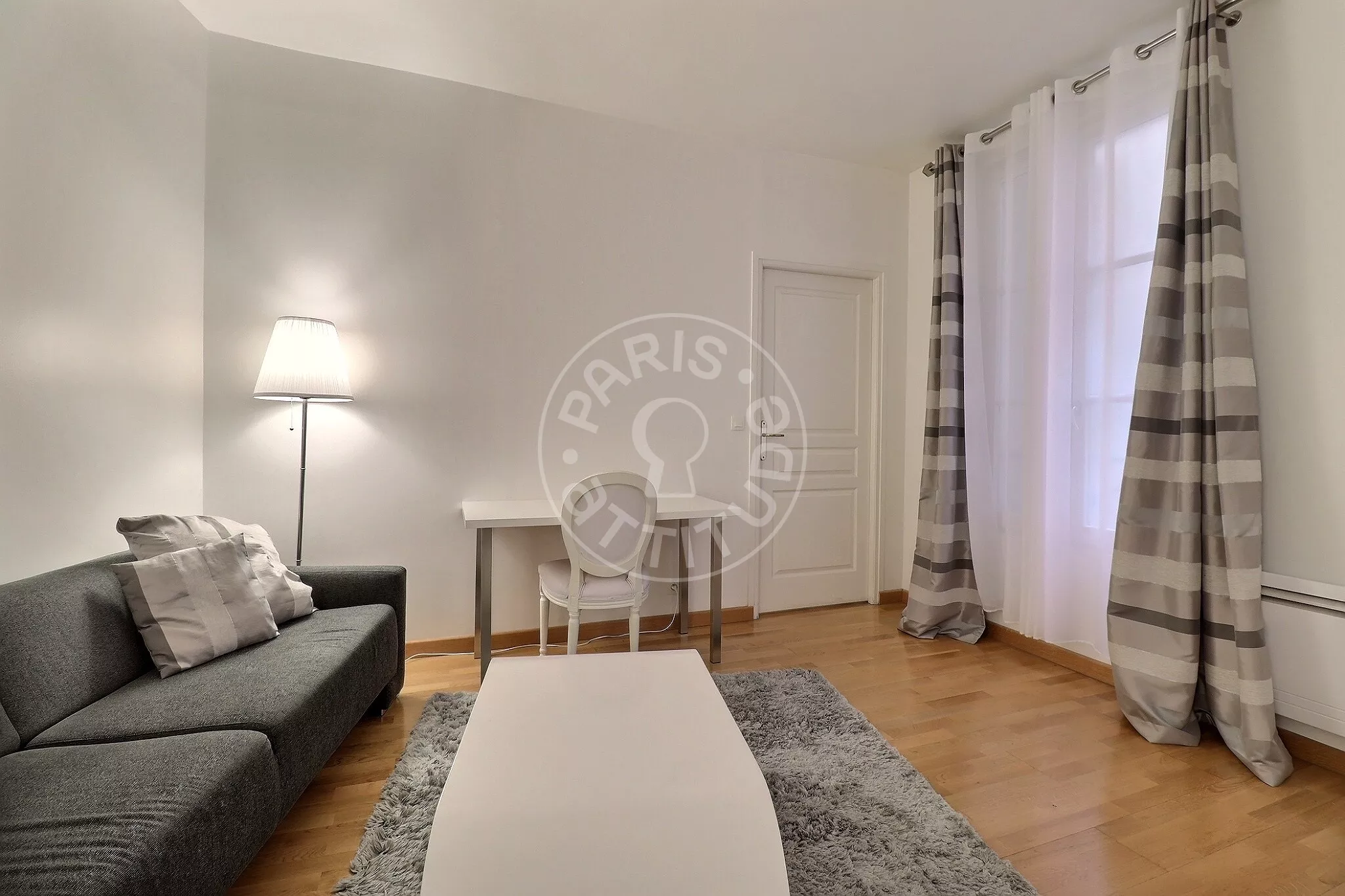 Appartement Rue de Ponthieu à Paris