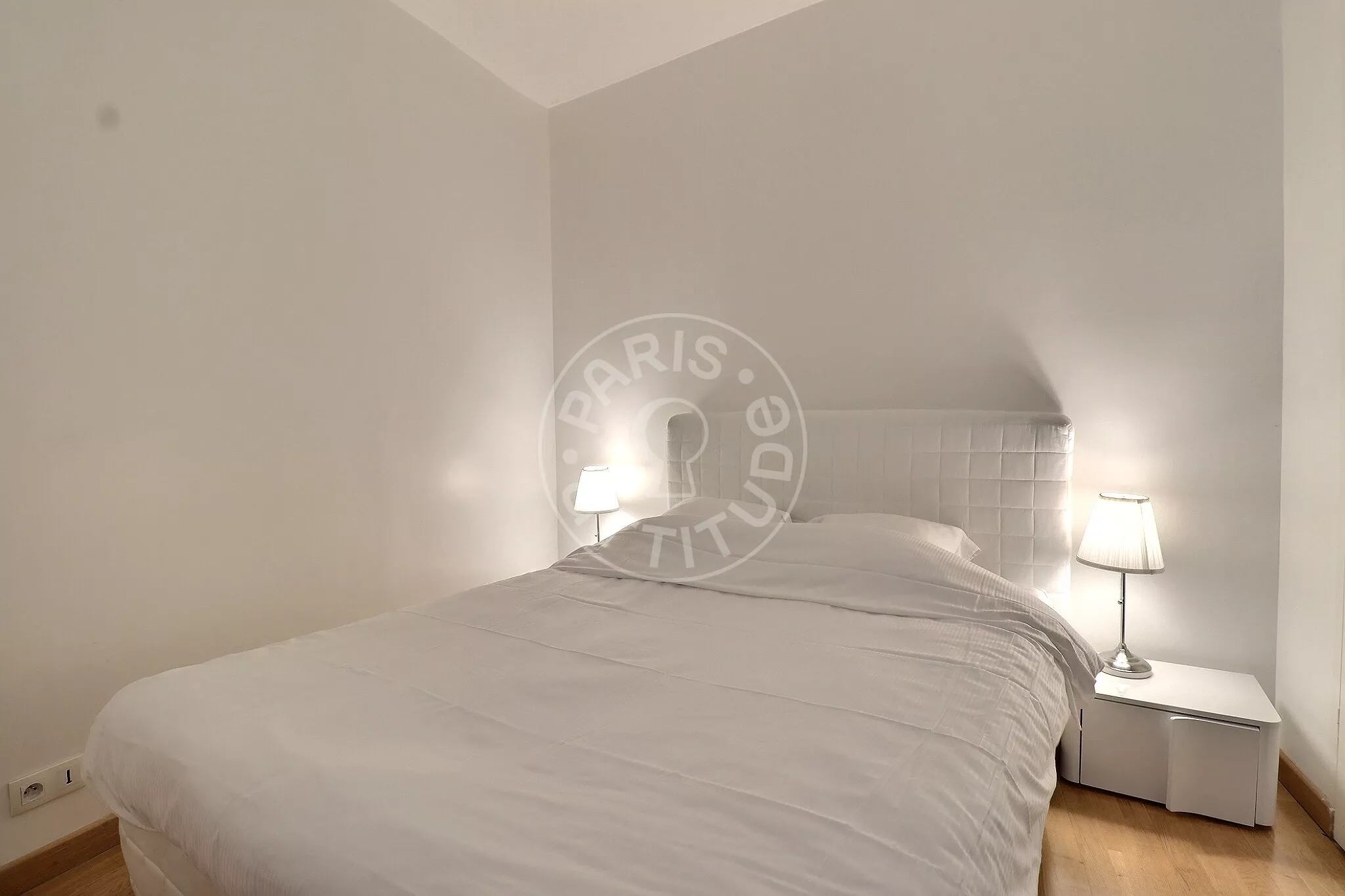 Appartement Rue de Ponthieu à Paris