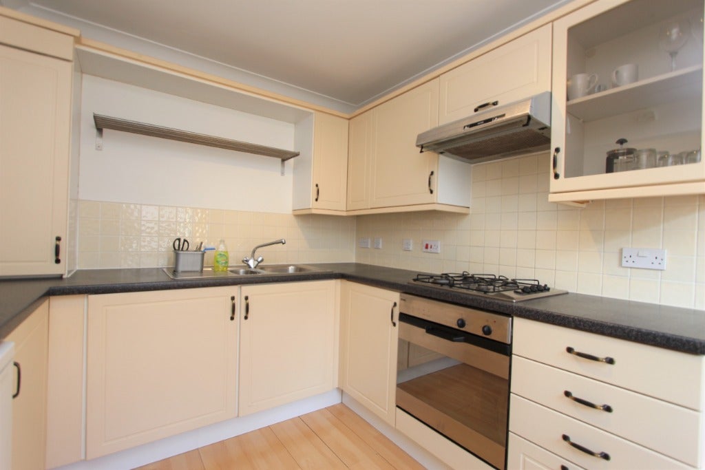 Flat Albert Street in City of Edinburgh